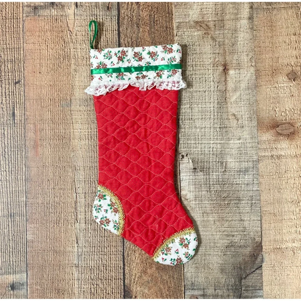 Vintage‎ Style Red Quilted Christmas Stocking Floral Lace Trim Green Ribbon